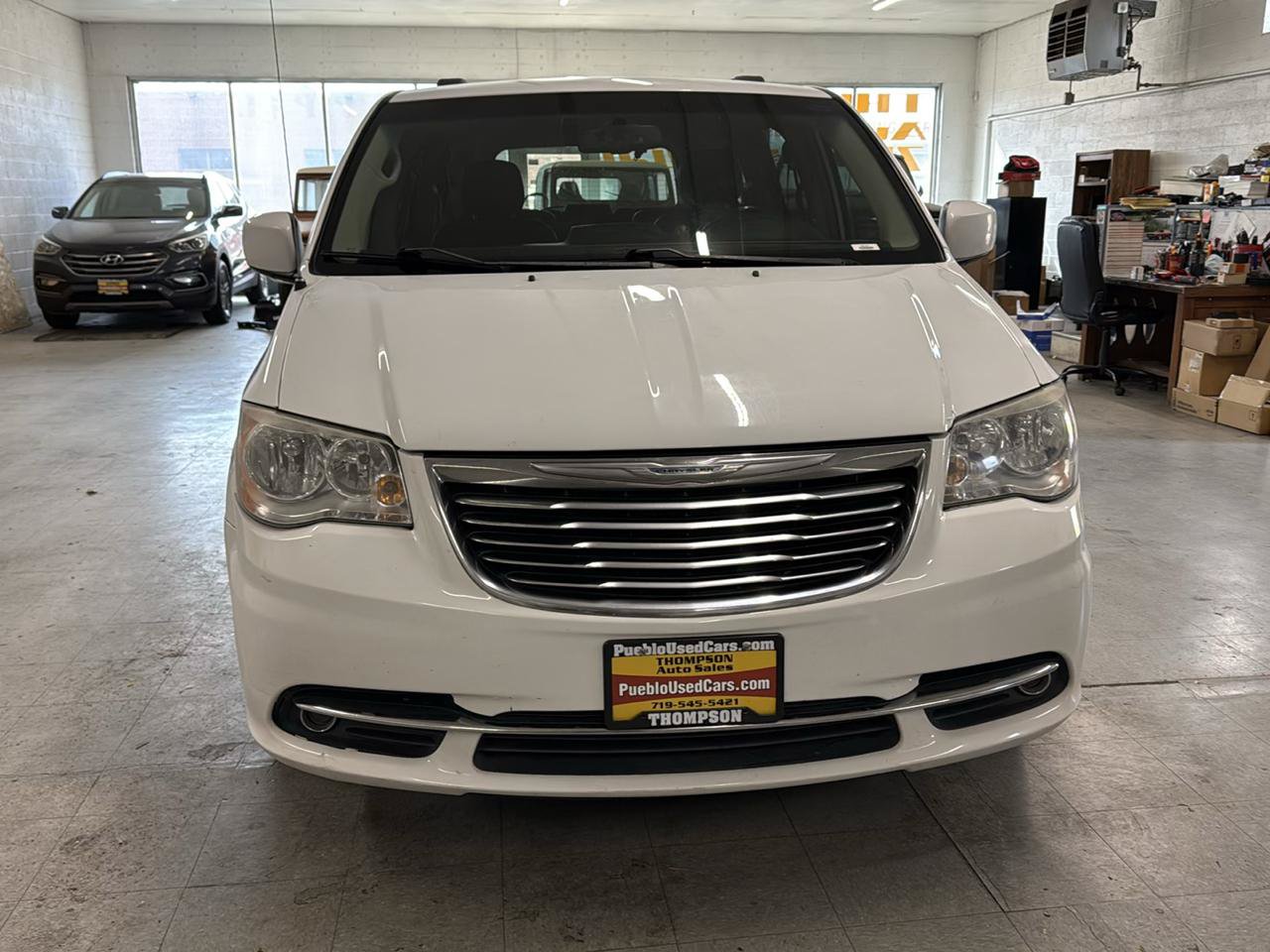 Used 2015 Chrysler Town & Country Touring FWD image 6