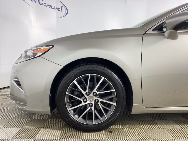 Used 2017 Lexus ES 350 w/ Navigation System Package FWD image 29