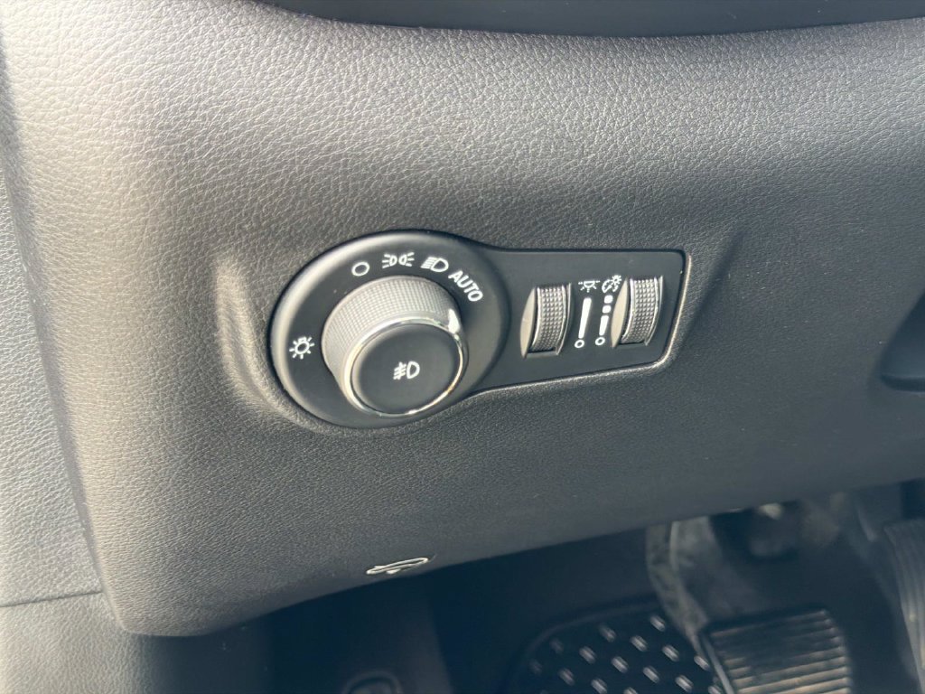 Used 2024 Jeep Compass Trailhawk AWD/4WD image 26
