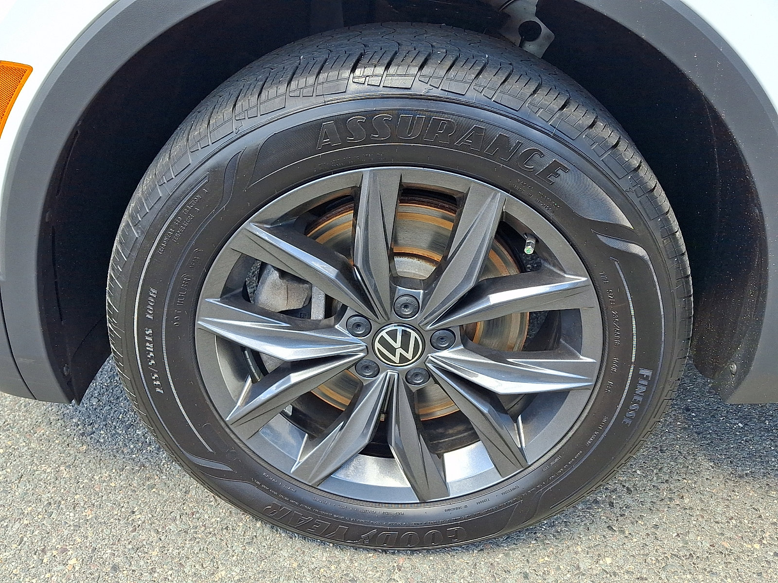 Used 2023 Volkswagen Tiguan SE AWD/4WD image 8