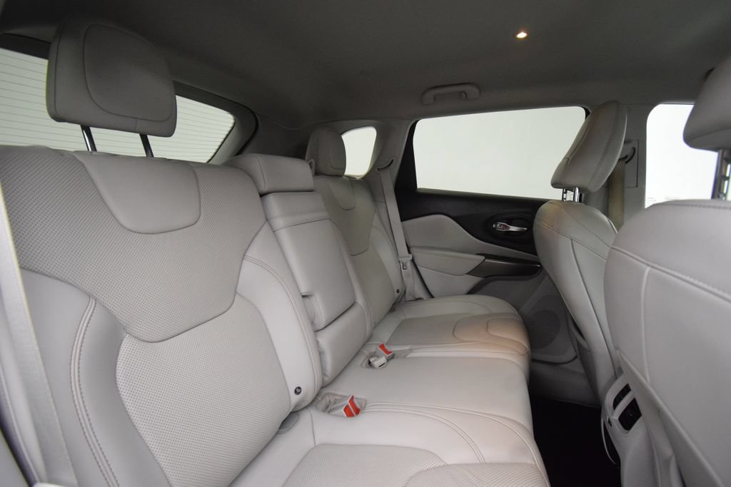 Used 2019 Jeep Cherokee Limited AWD/4WD image 21