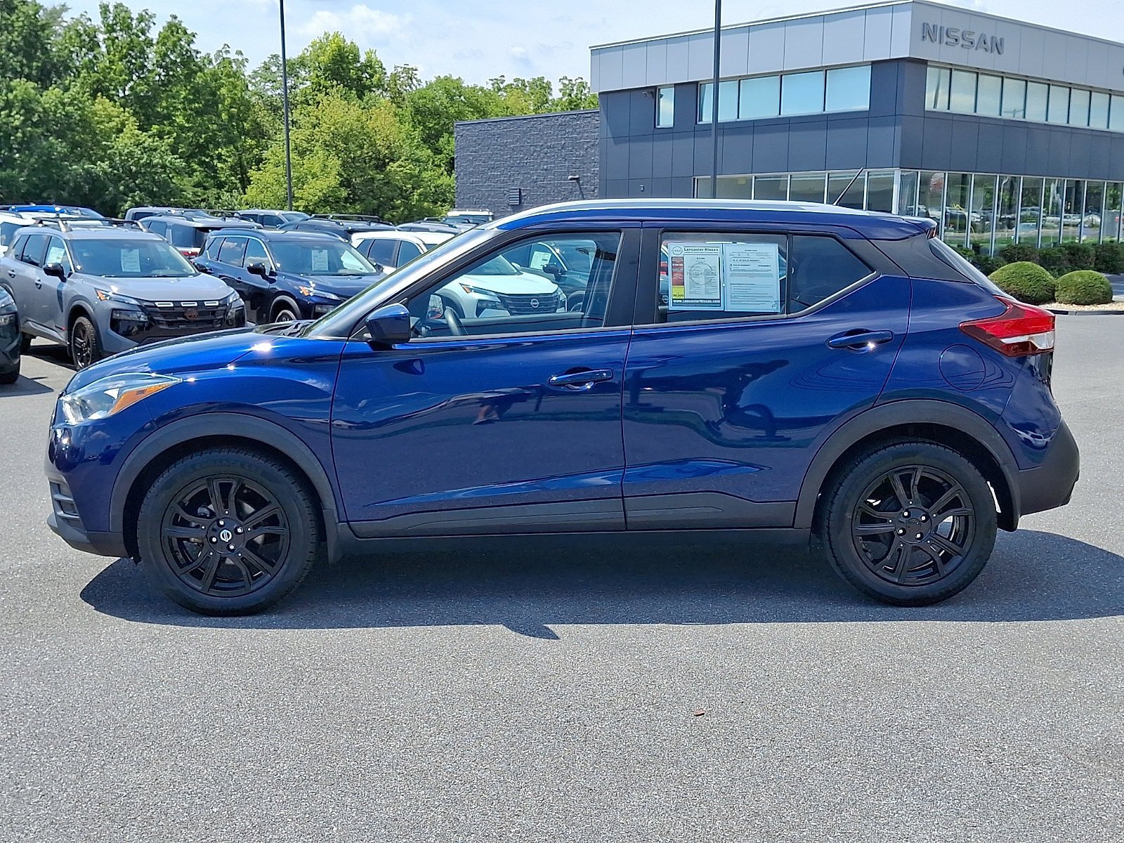 Used 2019 Nissan Kicks SV FWD image 4