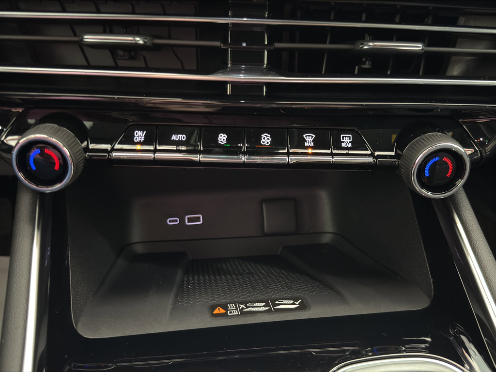 New 2026 Chevrolet Traverse LT w/ LPO, Floor Liner Package image 16