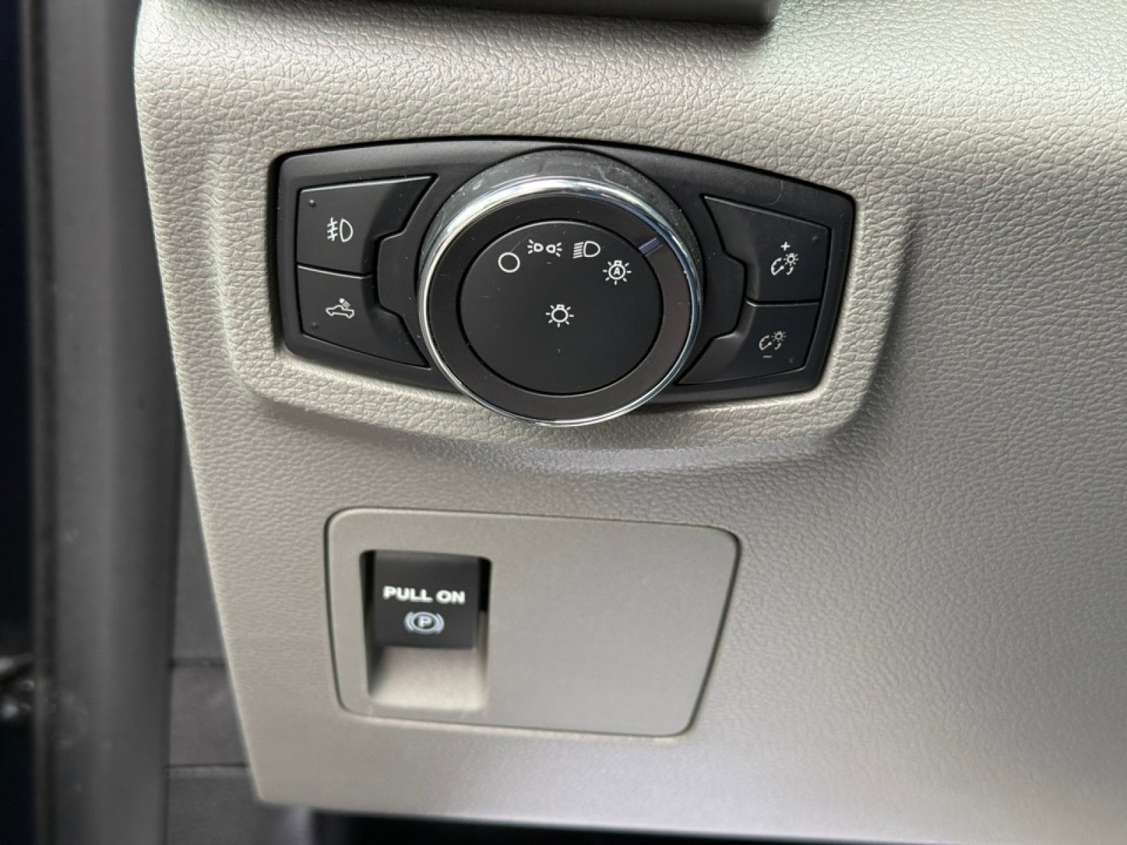 Used 2018 Ford F150 XLT image 31