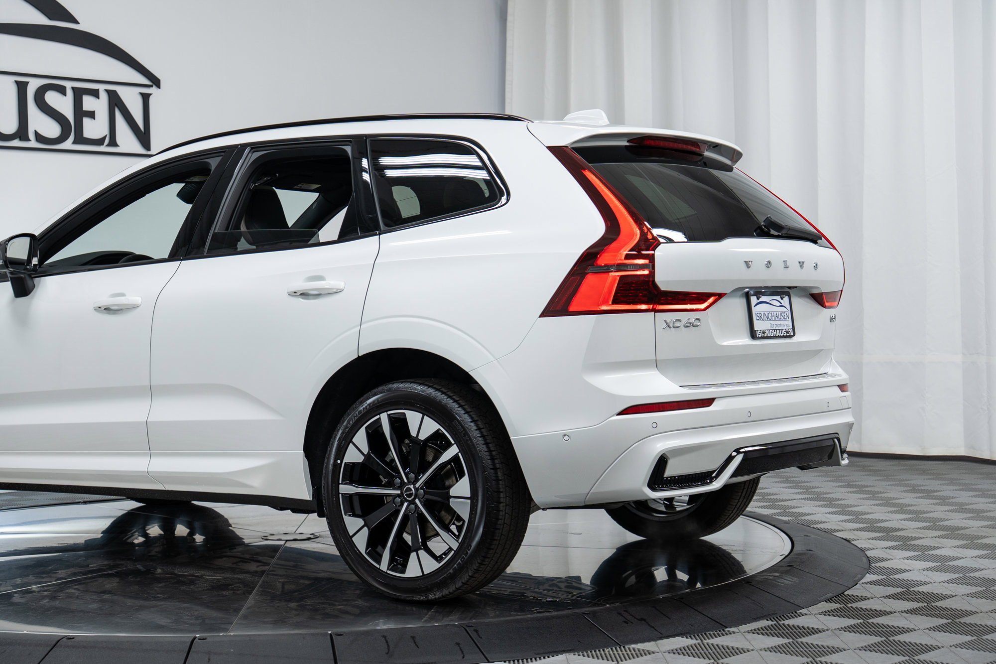New 2026 Volvo XC60 B5 Plus w/ Climate Package image 29