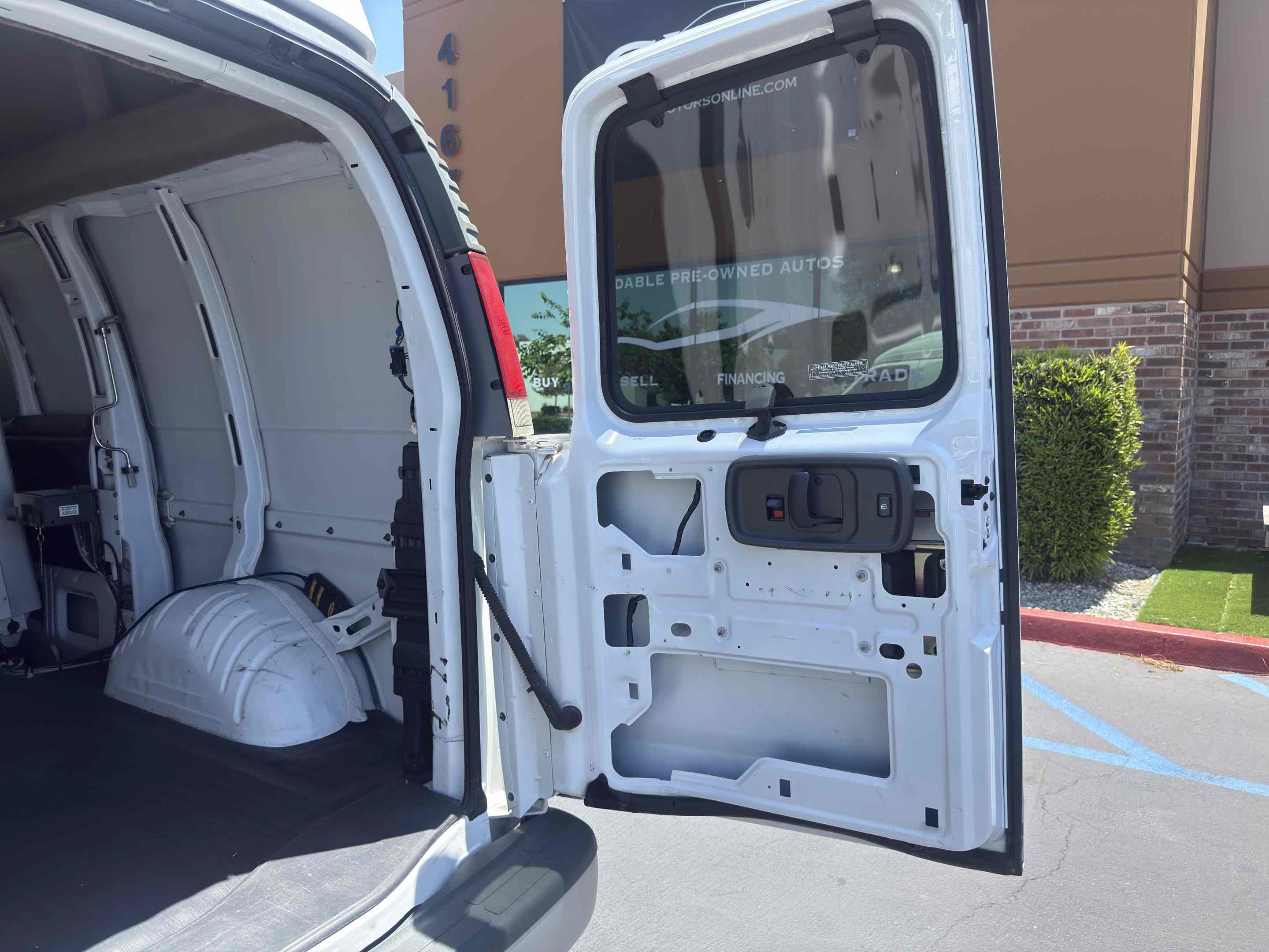 Used 2001 Chevrolet Express 3500 w/ Convenience Pkg 1 RWD image 25