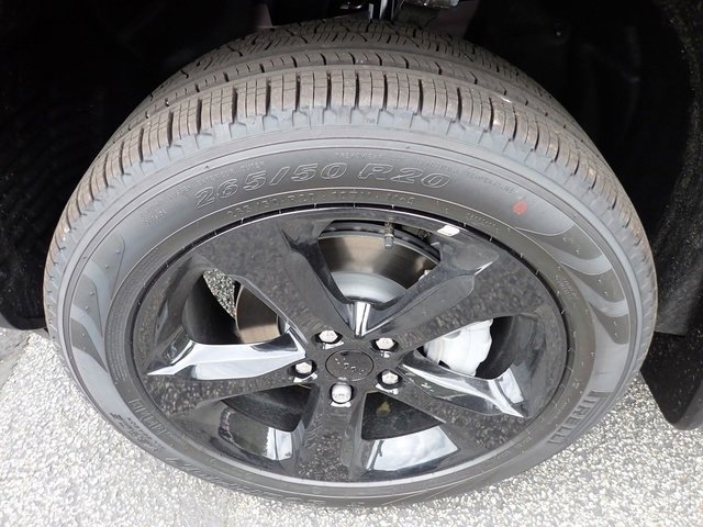 New 2025 Jeep Grand Cherokee Limited w/ Black Appearance Package image 11