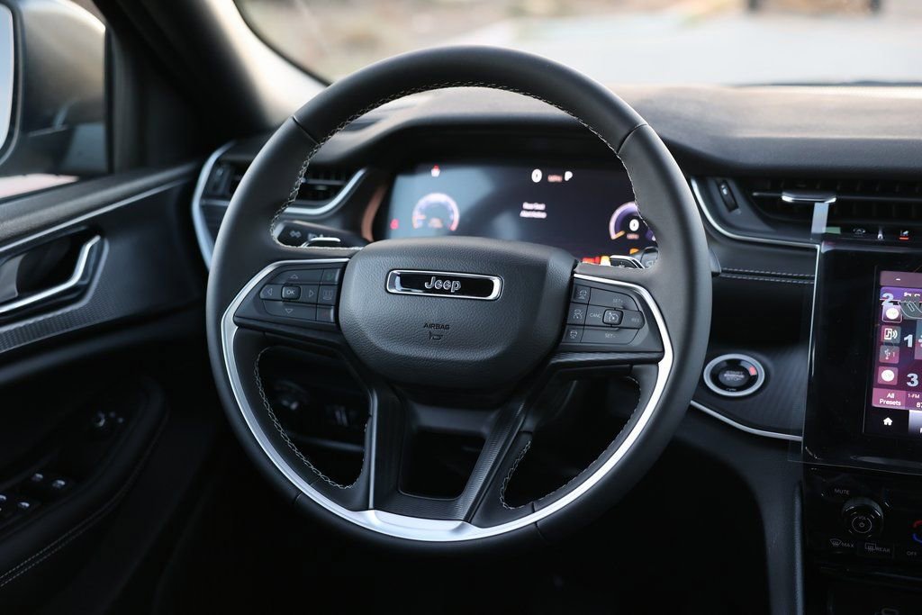 New 2025 Jeep Grand Cherokee Laredo X w/ Trailer Tow Package image 28