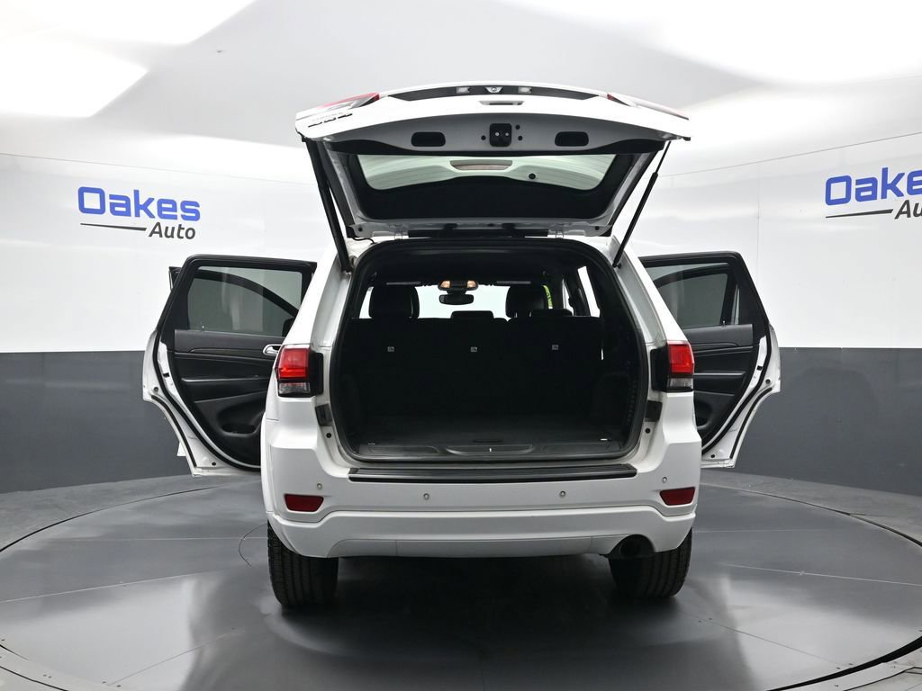Used 2018 Jeep Grand Cherokee Altitude image 56
