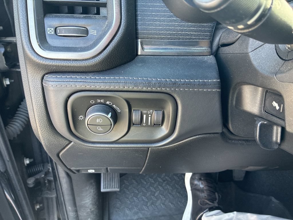 Used 2019 RAM 2500 Limited AWD/4WD image 5