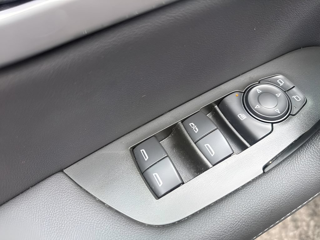 Used 2024 Chevrolet Blazer LT FWD image 19