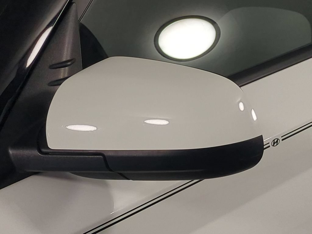 Used 2023 Hyundai Venue SEL FWD image 12