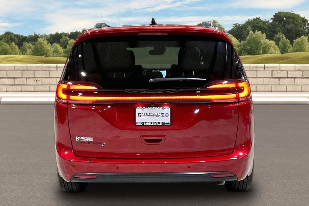 New 2026 Chrysler Pacifica Select image 4