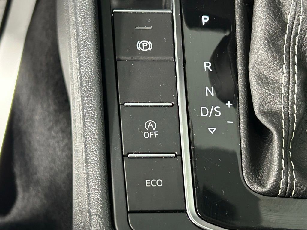 Used 2021 Volkswagen Jetta SE w/ SE Cold Weather Package FWD image 19