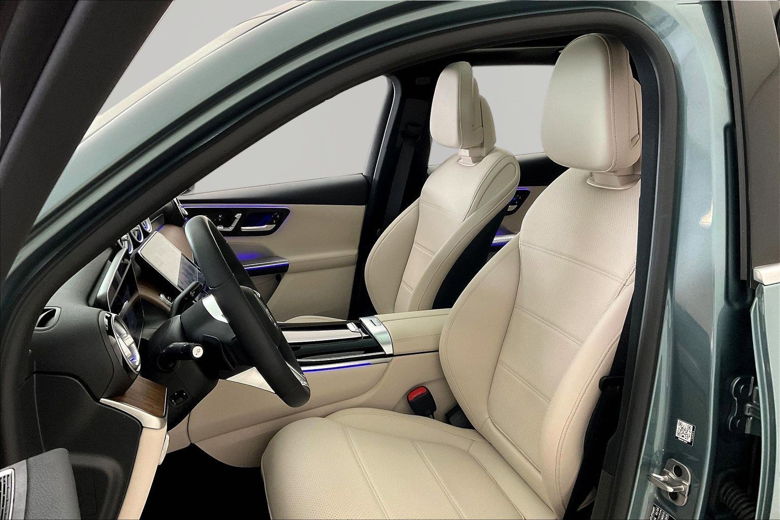 Used 2025 Mercedes-Benz GLC 350e 4MATIC image 21