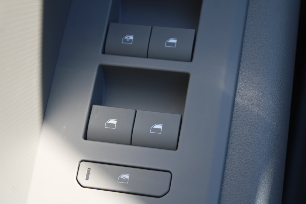 New 2027 Kia Seltos LX FWD image 19