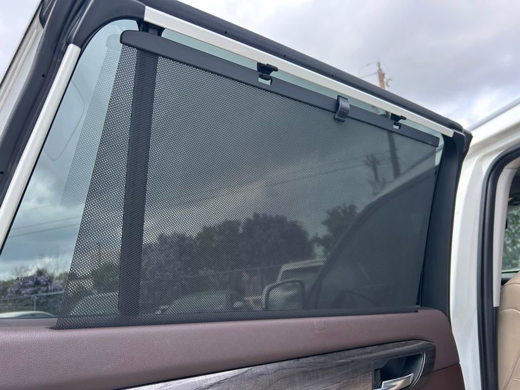 Used 2021 Toyota Highlander Platinum image 18