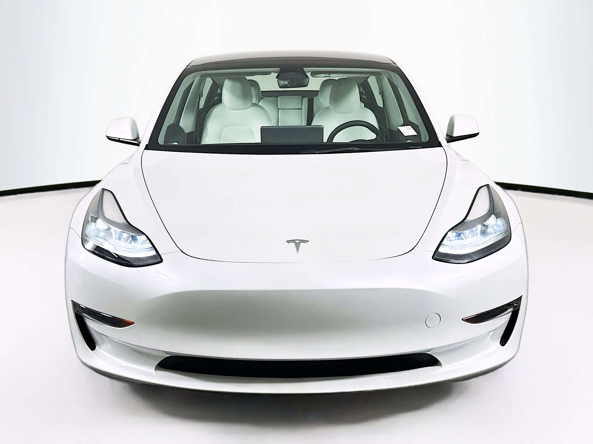 Used 2023 Tesla Model 3 Standard Range RWD image 2