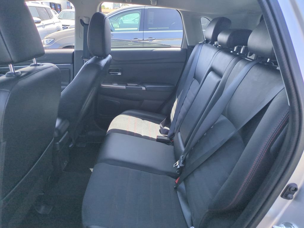 Used 2025 Mitsubishi Outlander Sport SE AWD/4WD image 26