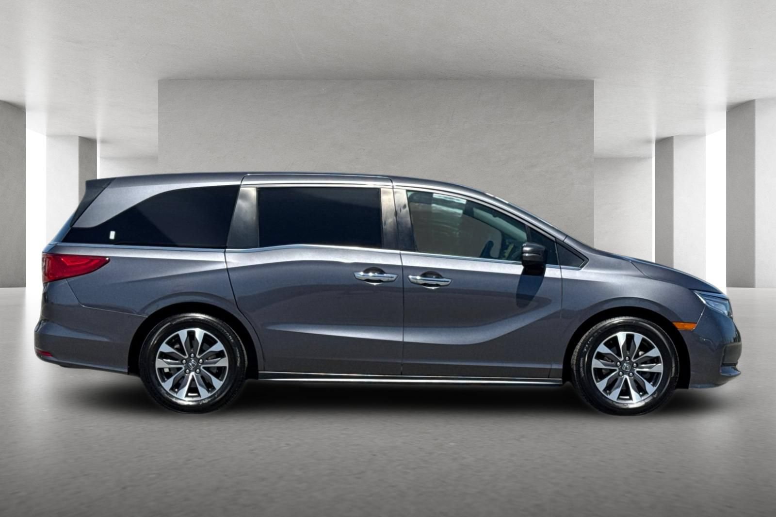 Used 2023 Honda Odyssey EX-L image 3