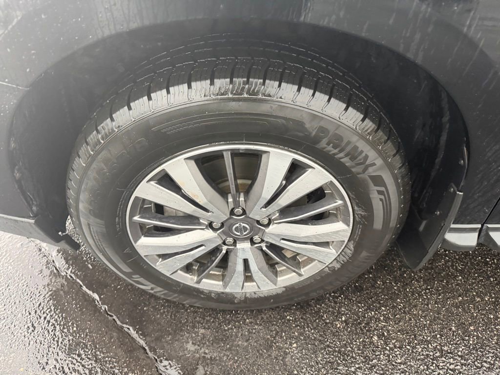 Used 2019 Nissan Pathfinder SV image 10