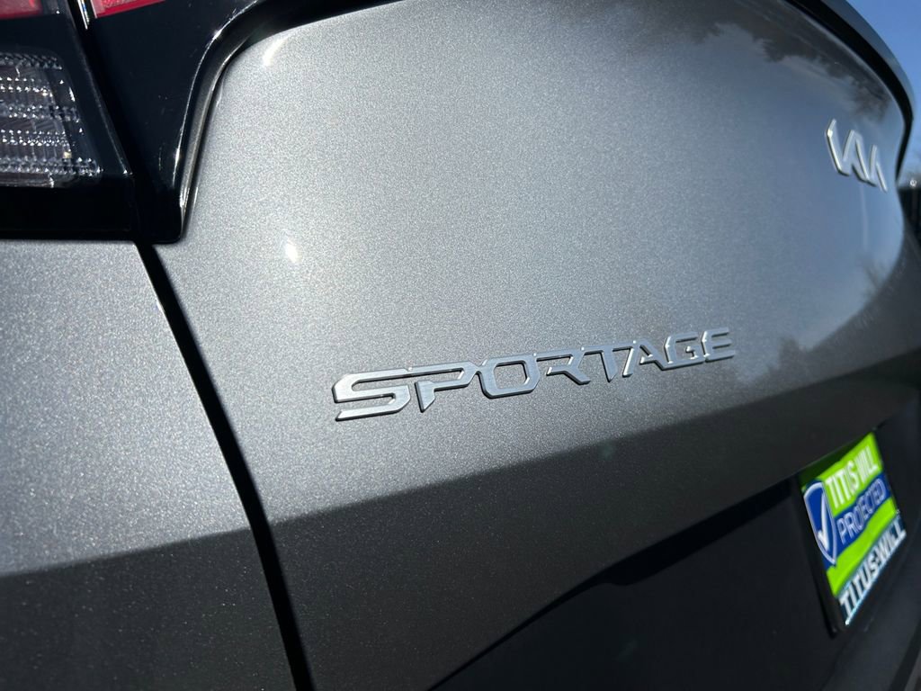 Used 2024 Kia Sportage LX image 32
