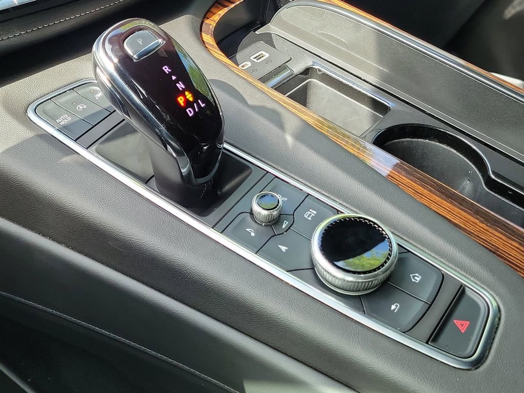 Used 2022 Cadillac Escalade Luxury image 35