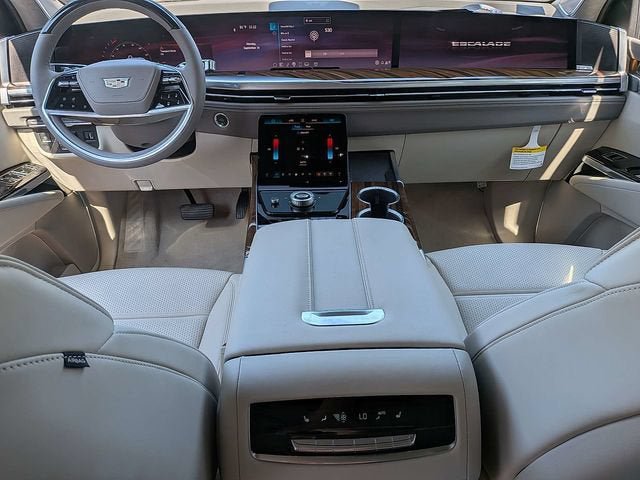 New 2026 Cadillac Escalade ESV Platinum Luxury w/ LPO, Floor Liner Package AWD/4WD image 19
