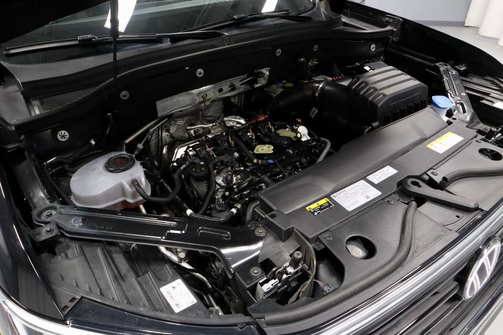 Used 2025 Volkswagen Atlas Cross Sport SE FWD image 16