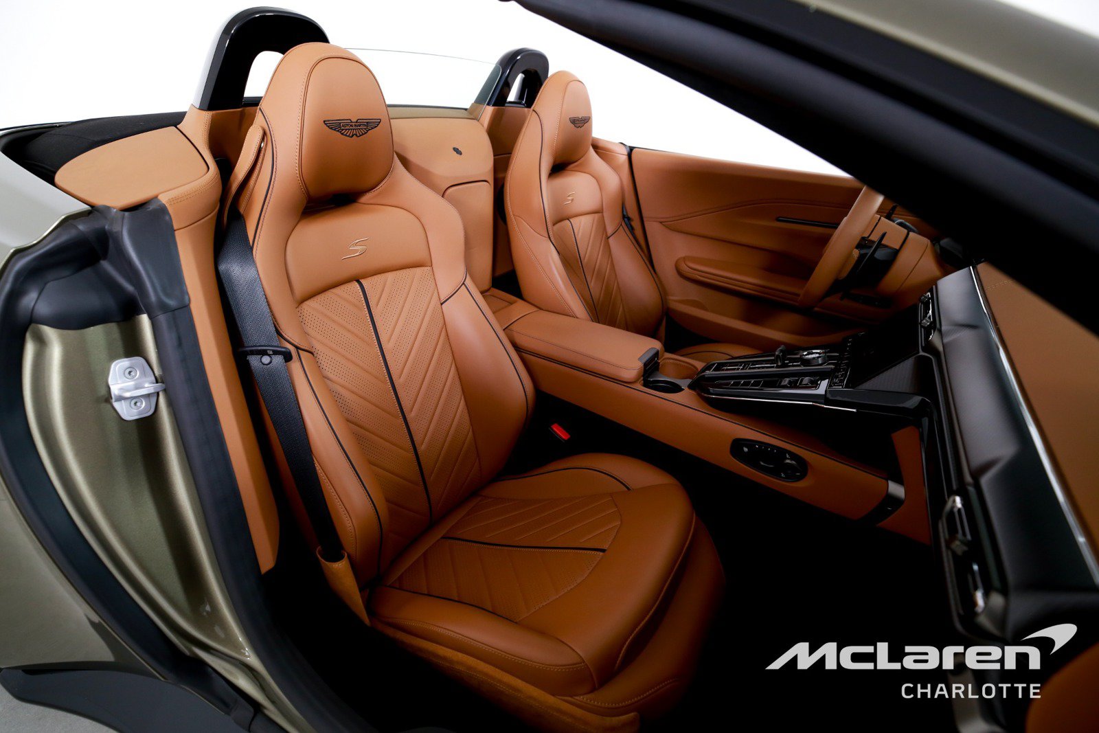 Used 2026 Aston Martin V8 Vantage S RWD image 20