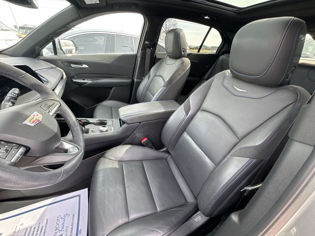 Used 2024 Cadillac XT4 Sport image 3