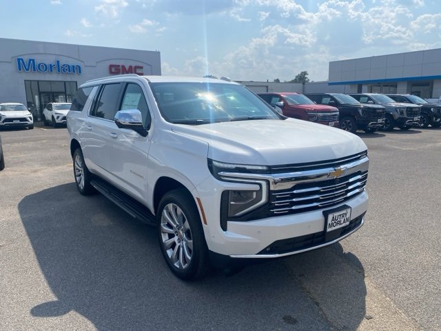 New 2025 Chevrolet Suburban Premier image 8