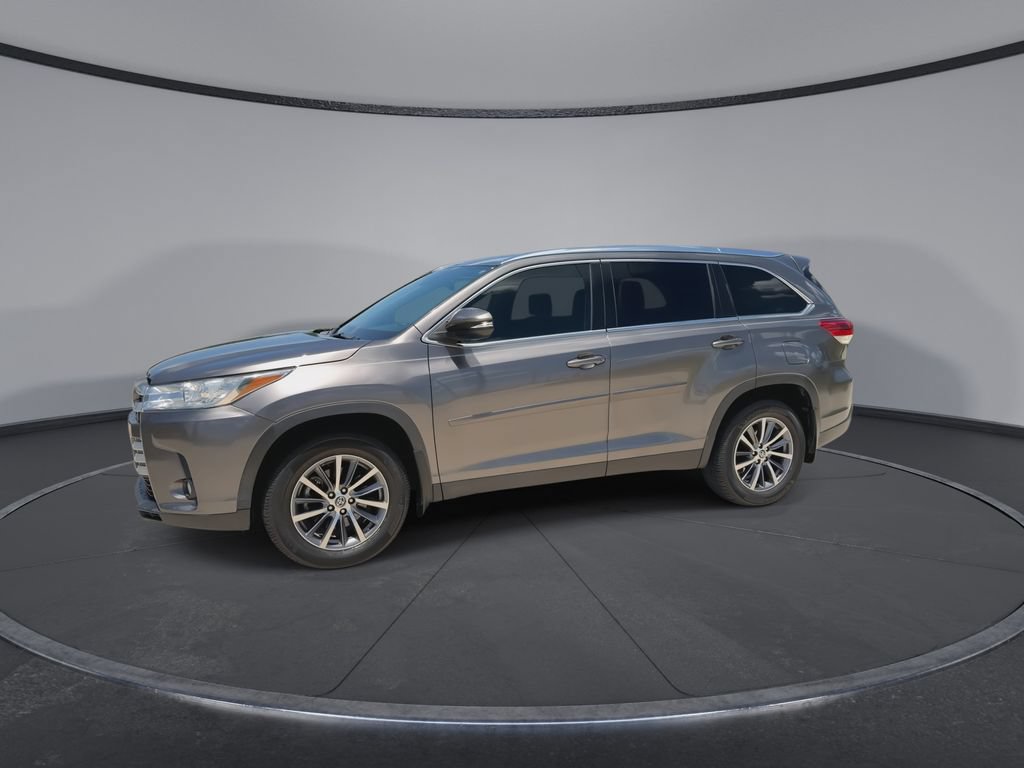 Used 2019 Toyota Highlander XLE FWD image 5