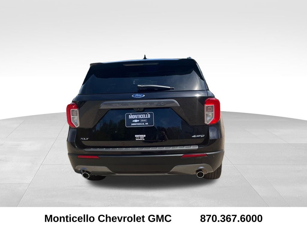 Used 2022 Ford Explorer XLT w/ Equipment Group 202A image 4