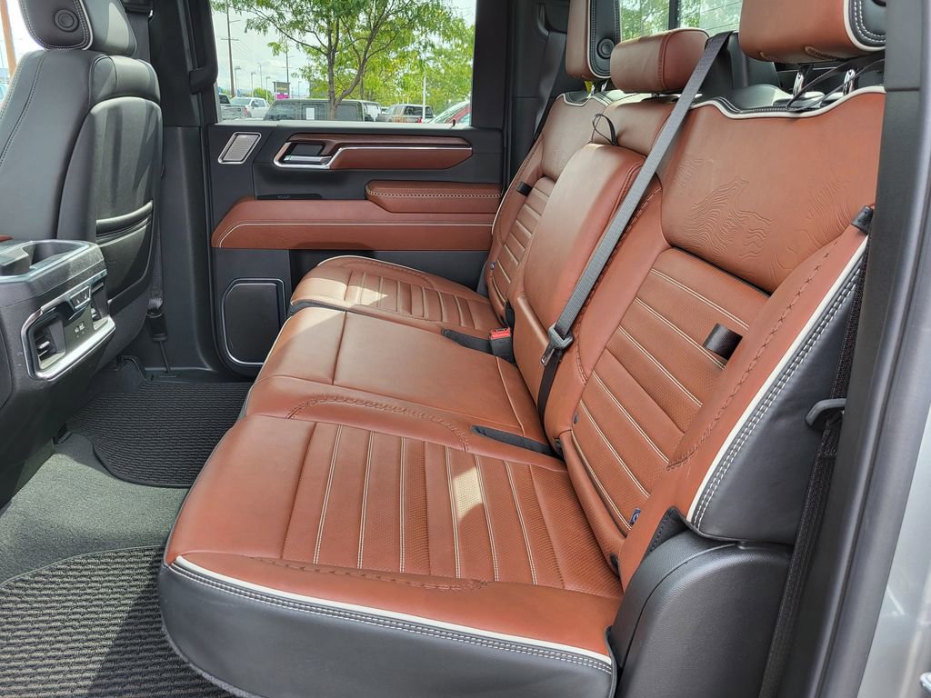 Used 2024 GMC Sierra 2500 Denali Ultimate w/ Max Trailering Package image 5