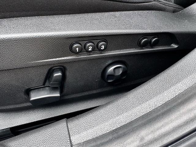 New 2025 Alfa Romeo Giulia AWD w/ Veloce Package AWD image 24