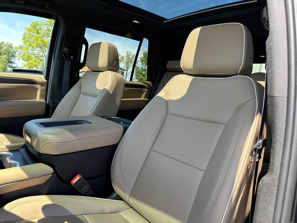 Used 2023 Chevrolet Tahoe Premier AWD/4WD image 30