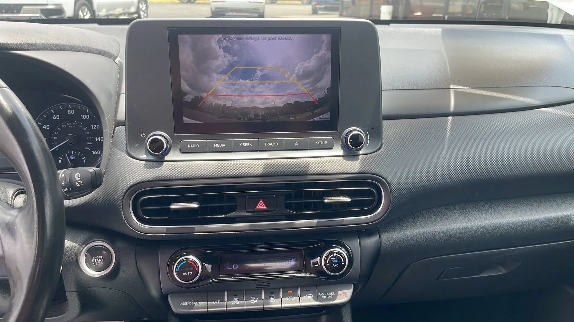 Used 2022 Hyundai Kona SEL w/ Convenience Package FWD image 12