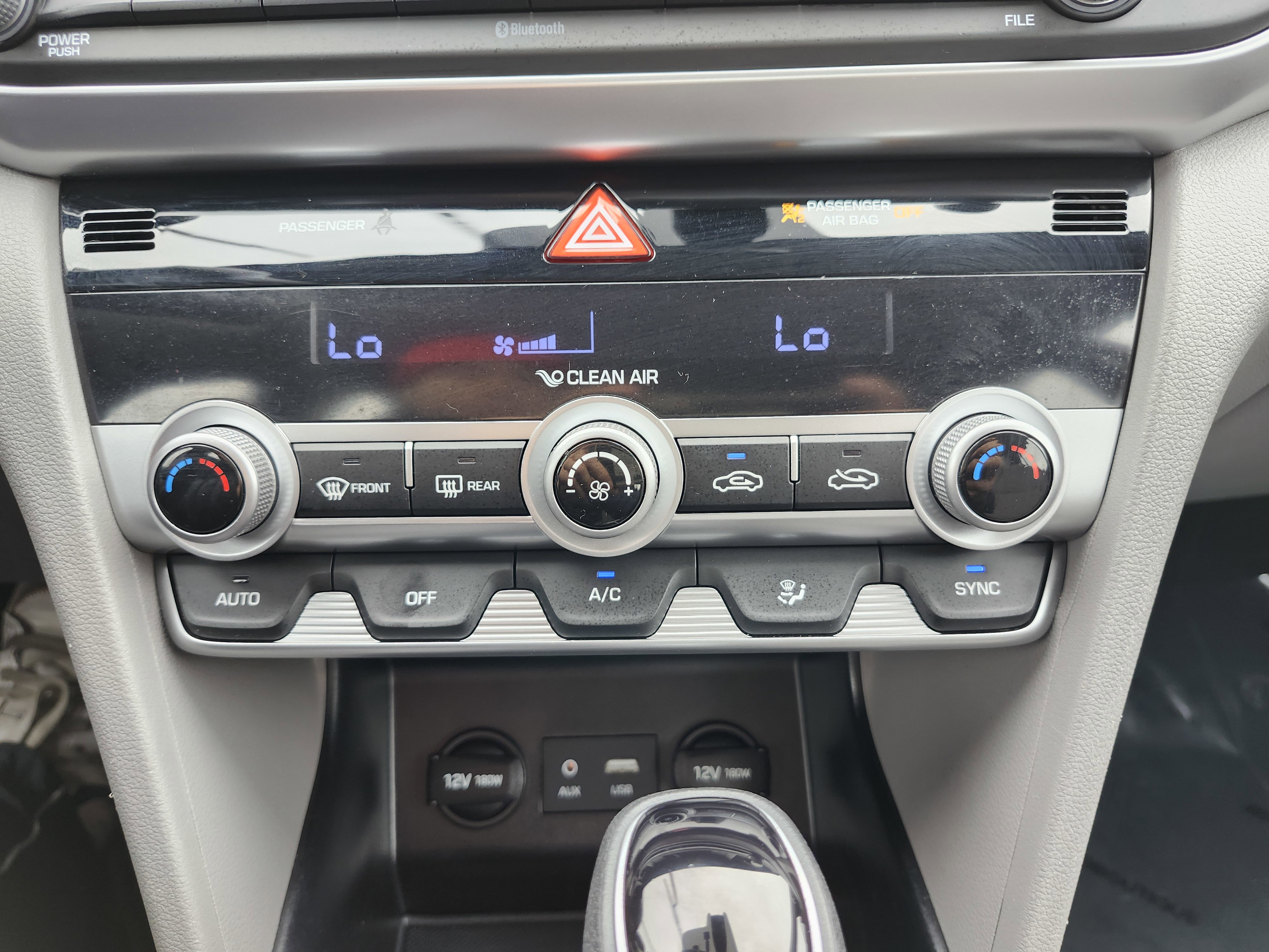 Used 2020 Hyundai Elantra SE FWD image 29