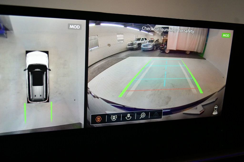 Used 2025 INFINITI QX80 Sensory image 70