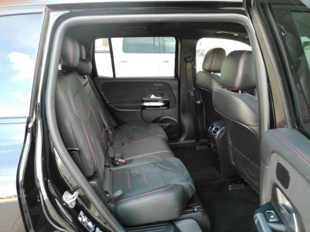 Used 2023 Mercedes-Benz EQB 300 4MATIC image 21