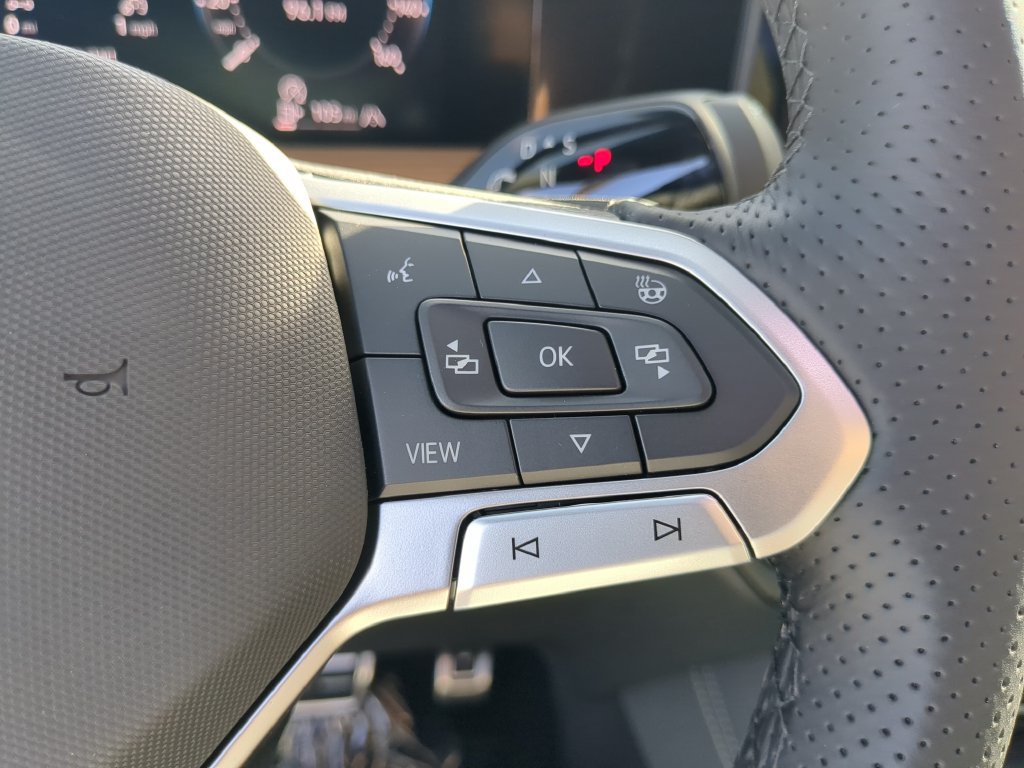 New 2027 Volkswagen Tiguan SEL R-Line AWD/4WD image 29