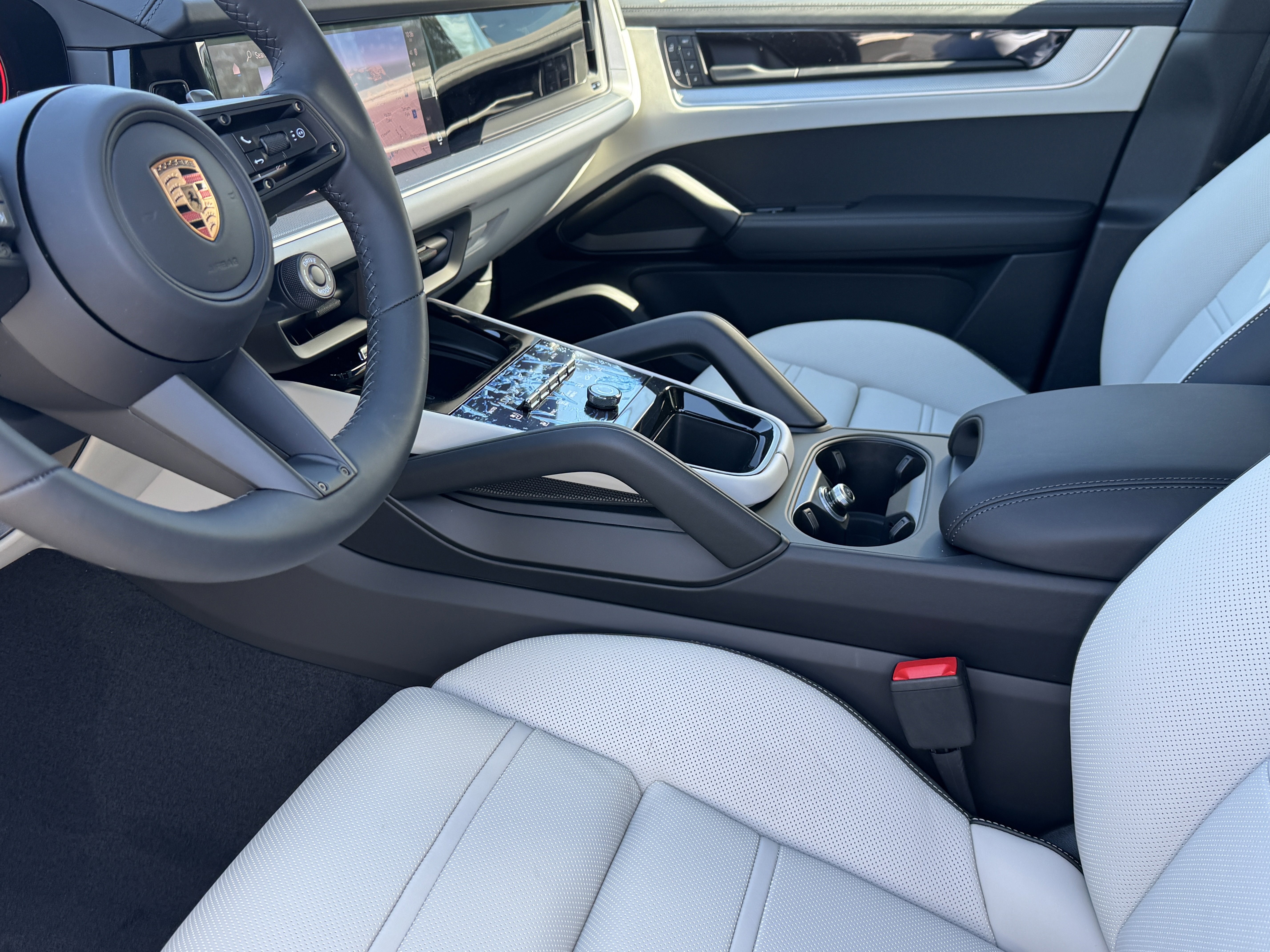 New 2026 Porsche Cayenne Coupe image 4
