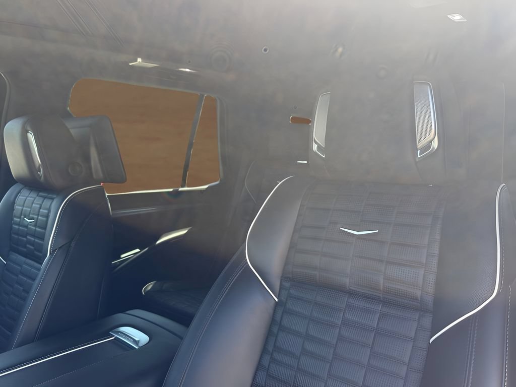 Used 2025 Cadillac Escalade Sport Platinum AWD/4WD image 12