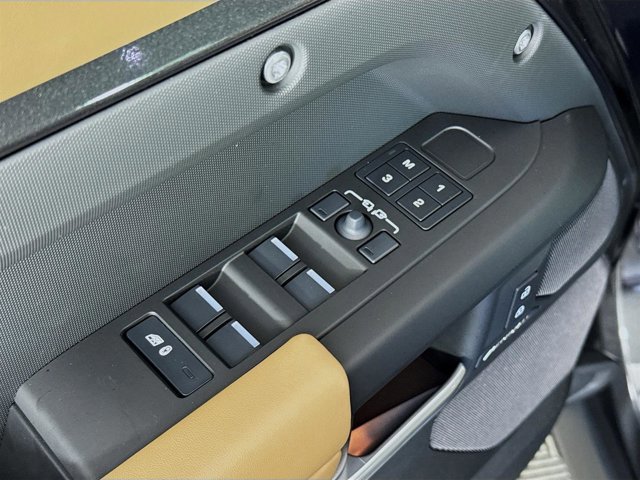 New 2026 Land Rover Defender 110 S image 20