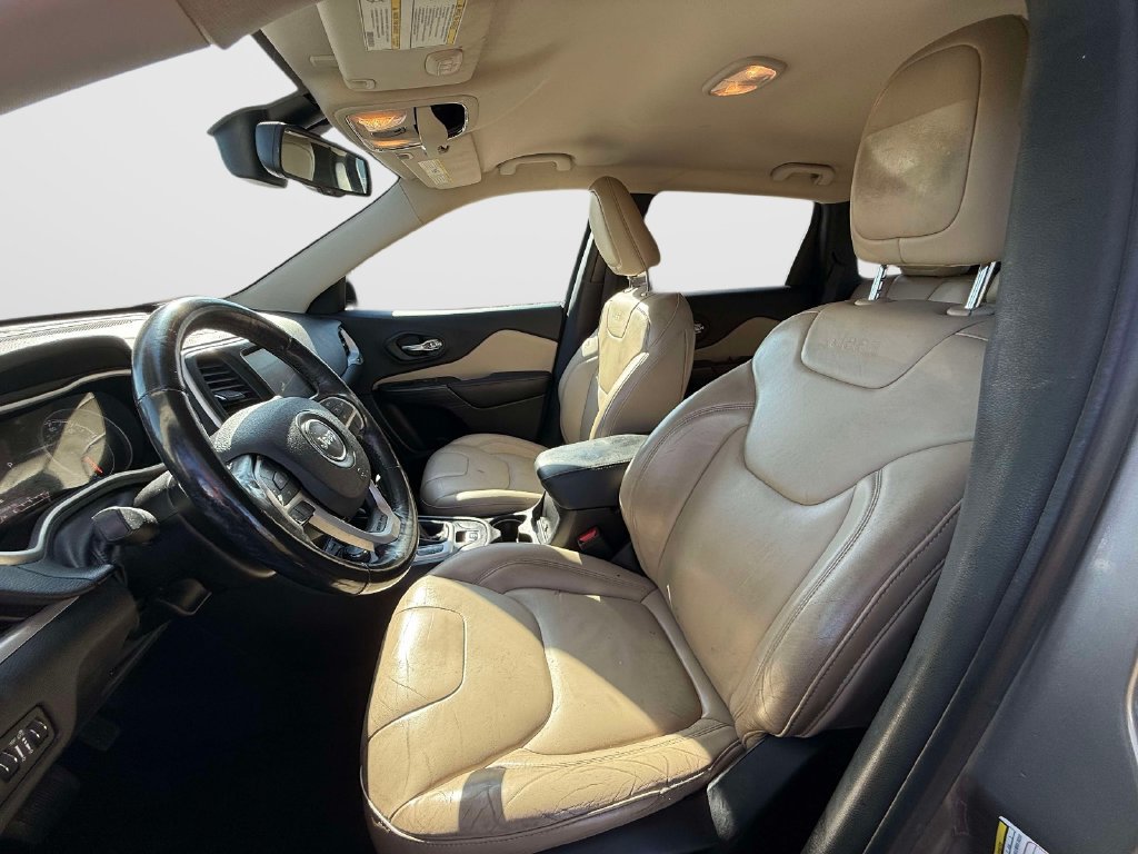 Used 2017 Jeep Cherokee Limited AWD/4WD image 12