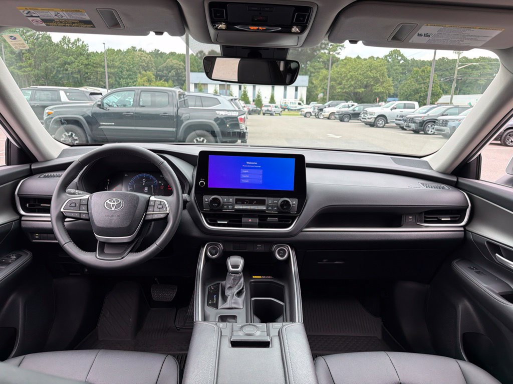 Used 2026 Toyota Grand Highlander AWD image 8