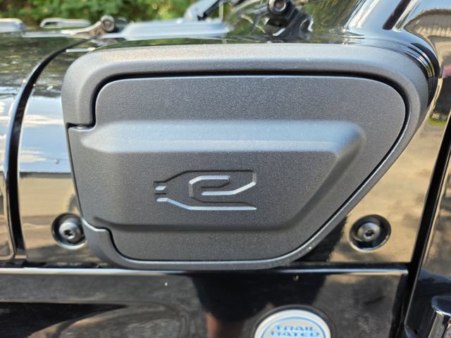 Used 2022 Jeep Wrangler Unlimited Sahara w/ Cold Weather Group AWD/4WD image 34