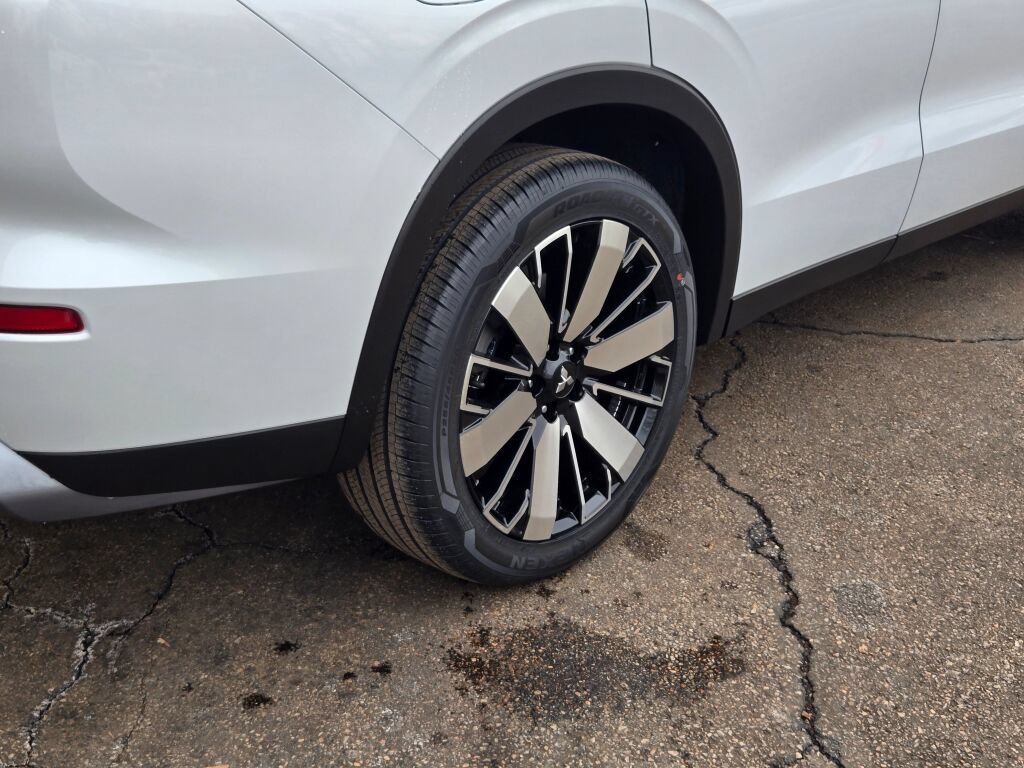 New 2026 Mitsubishi Outlander SE AWD/4WD image 10
