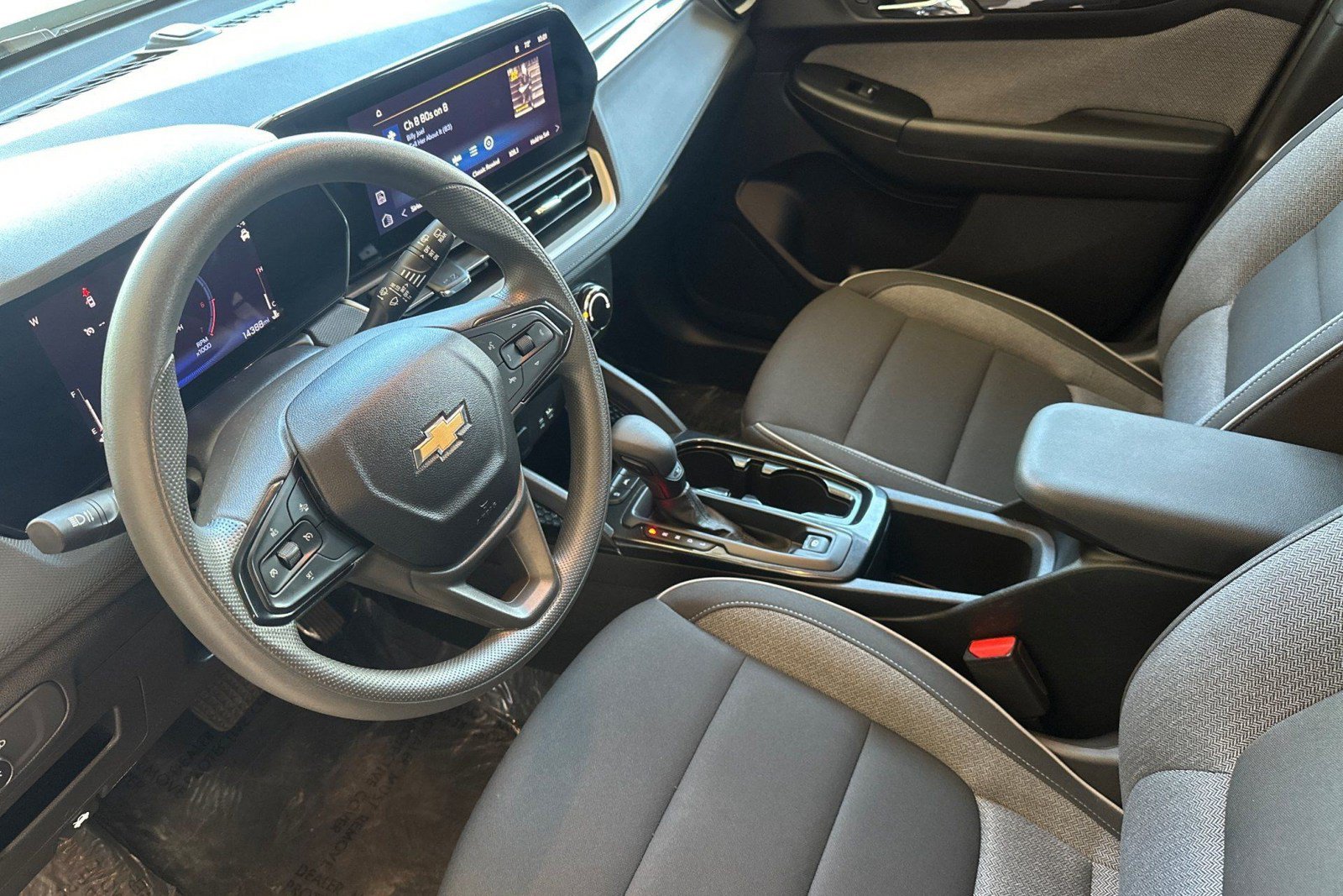Used 2025 Chevrolet TrailBlazer LS w/ LS Convenience Package FWD image 4